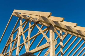 Holzbauweise - Dachstuhl Holzständerwerk